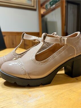 Dadawen Brand Women’s T-Strap Chunky Heel Patent Shoes - Nude